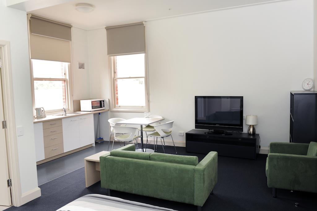 Yarra House Hostel Мелбърн Стая снимка