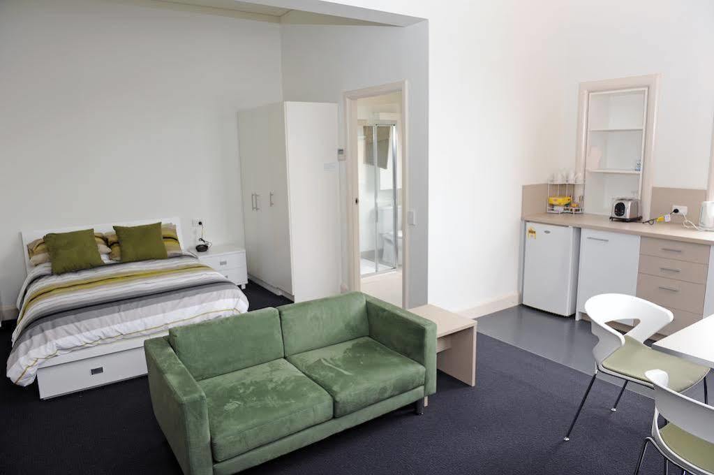 Yarra House Hostel Мелбърн Екстериор снимка